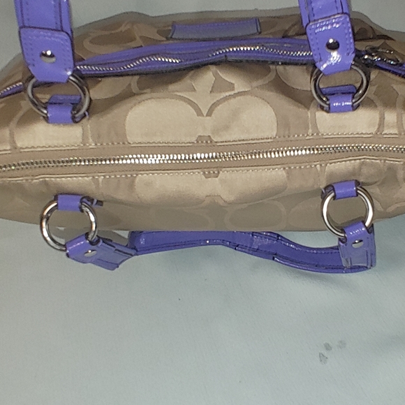 Coach - Picture 6 of 8